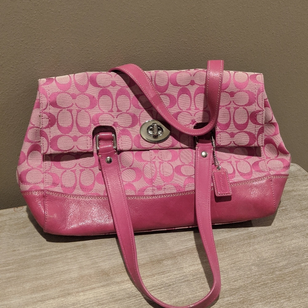 Authentic Coach Pink Hamptons Tote